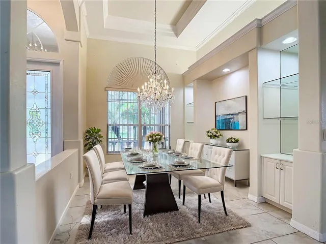 DINNING ROOM VIRTUAL STAGING