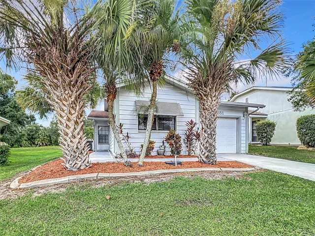 Welcome to 551 Lake Dexter Blvd.