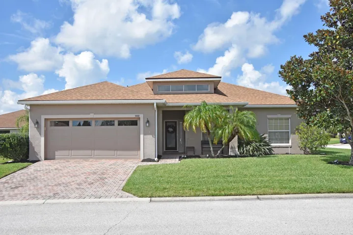 This ready to move in well maintained Hemingway floor plan home is located on a large corner lot.