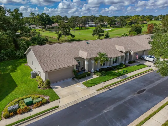 END UNIT, RIGHT ON THE GOLF COURSE!