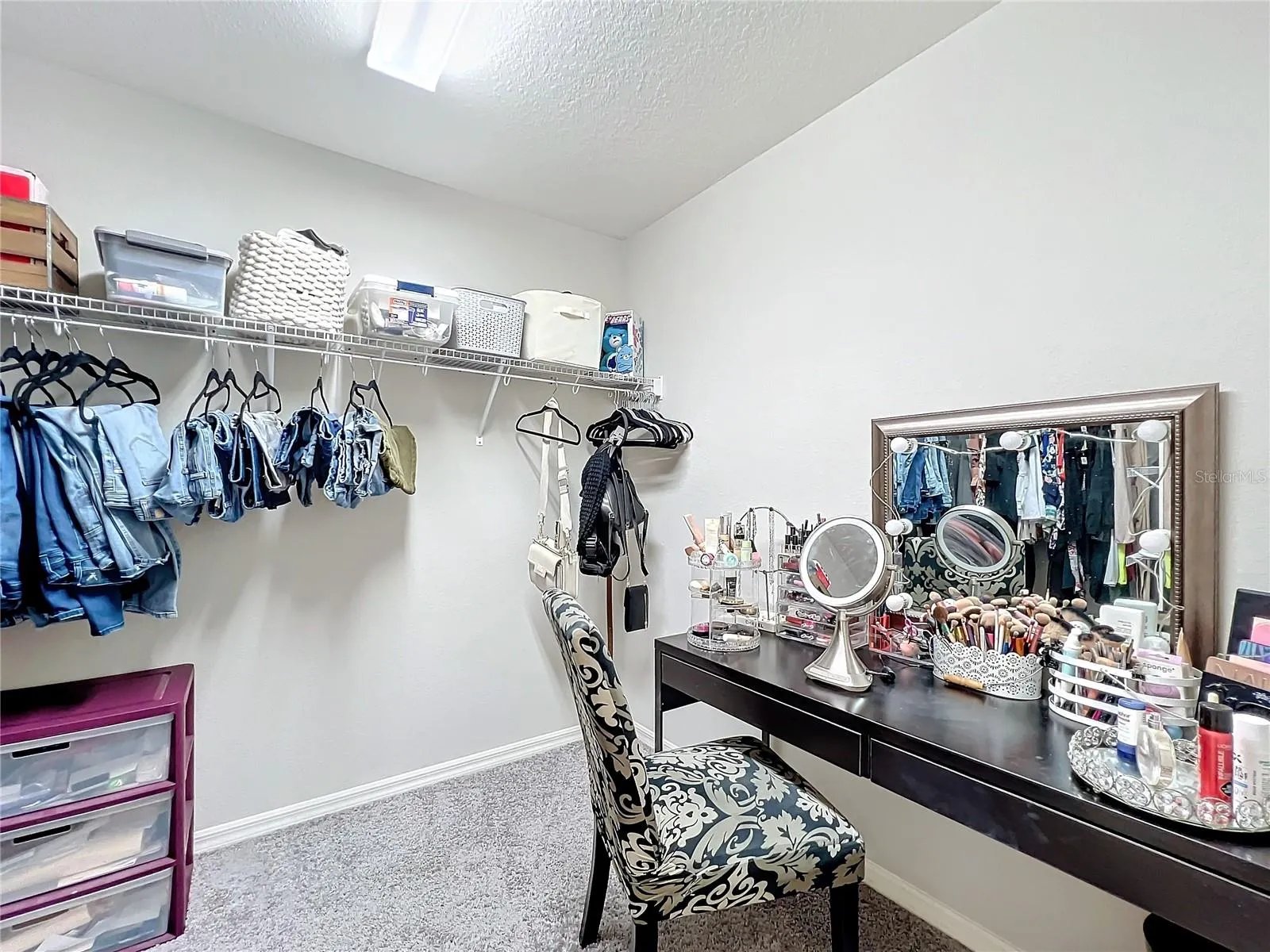 MASTER WALKIN CLOSET