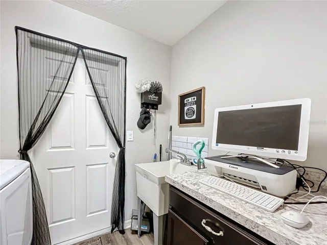 LAUNDRY ROOM 2