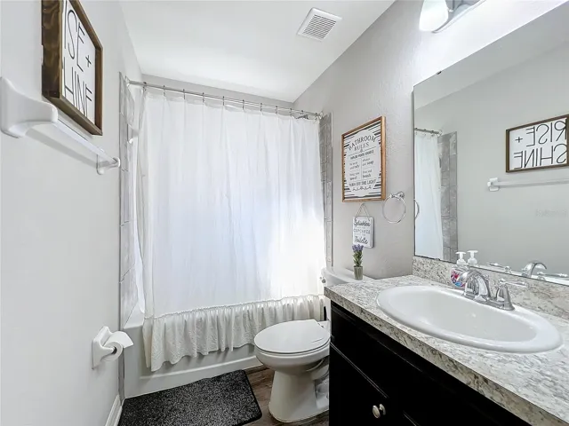 2ND BATHROOM