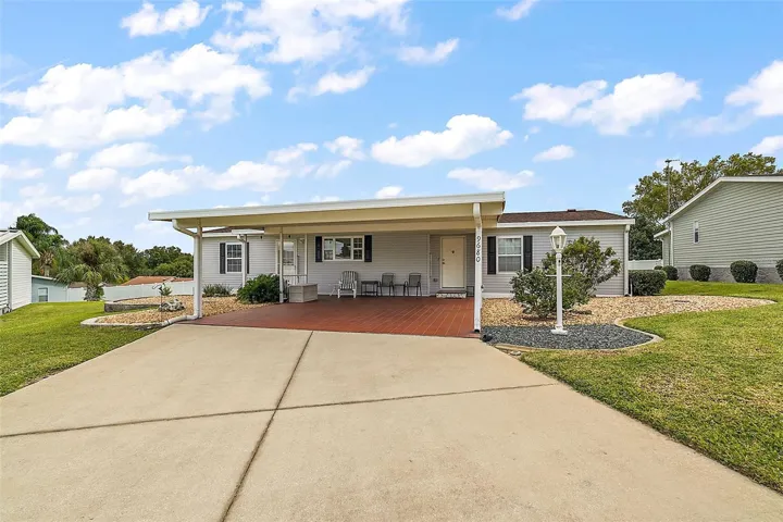 FRONT OF HOUSE