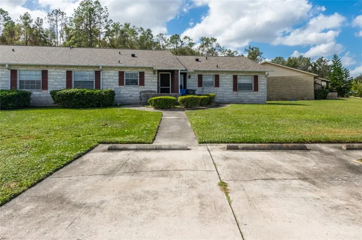 Two bedroom villa with LOW MONTHLY HOA of $195 includes COMMUNITY POOL, LAWN MAINTENANCE, EXTERIOR INSURANCE, SEWER, TRASH and WATER!