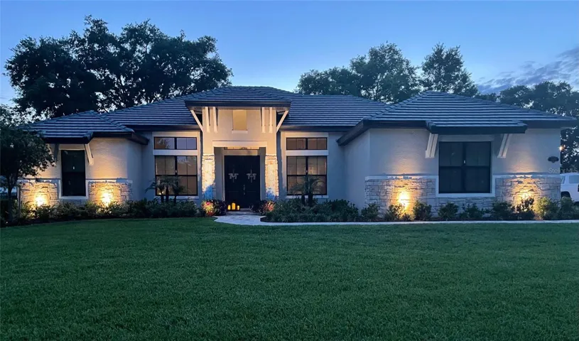 Welcome Home! beautiful exterior lighting