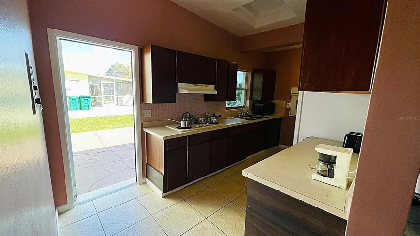 Access to Backyard thru Kitchen