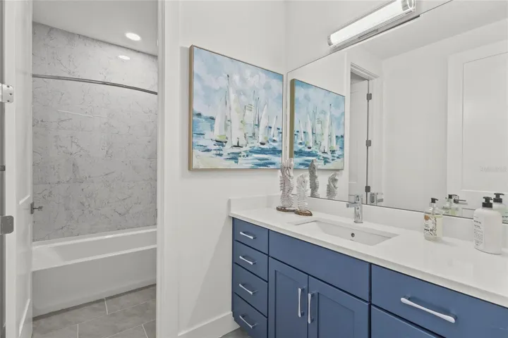 Shared Bath Upstaris