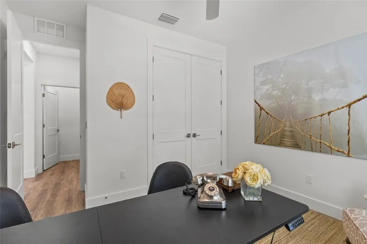 2nd Bedroom /Large built-in Closet