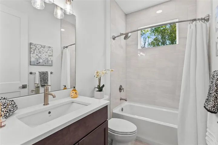 Full Bath lower level/Guest Bath