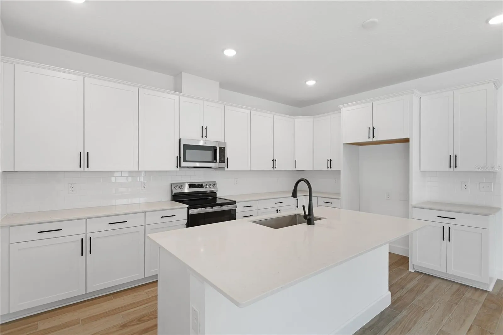 4060 Bannock Ave, Tavares, Florida 32778, 4 Bedrooms Bedrooms, ,3 BathroomsBathrooms,Residential,For Sale,BANNOCK,S5115265