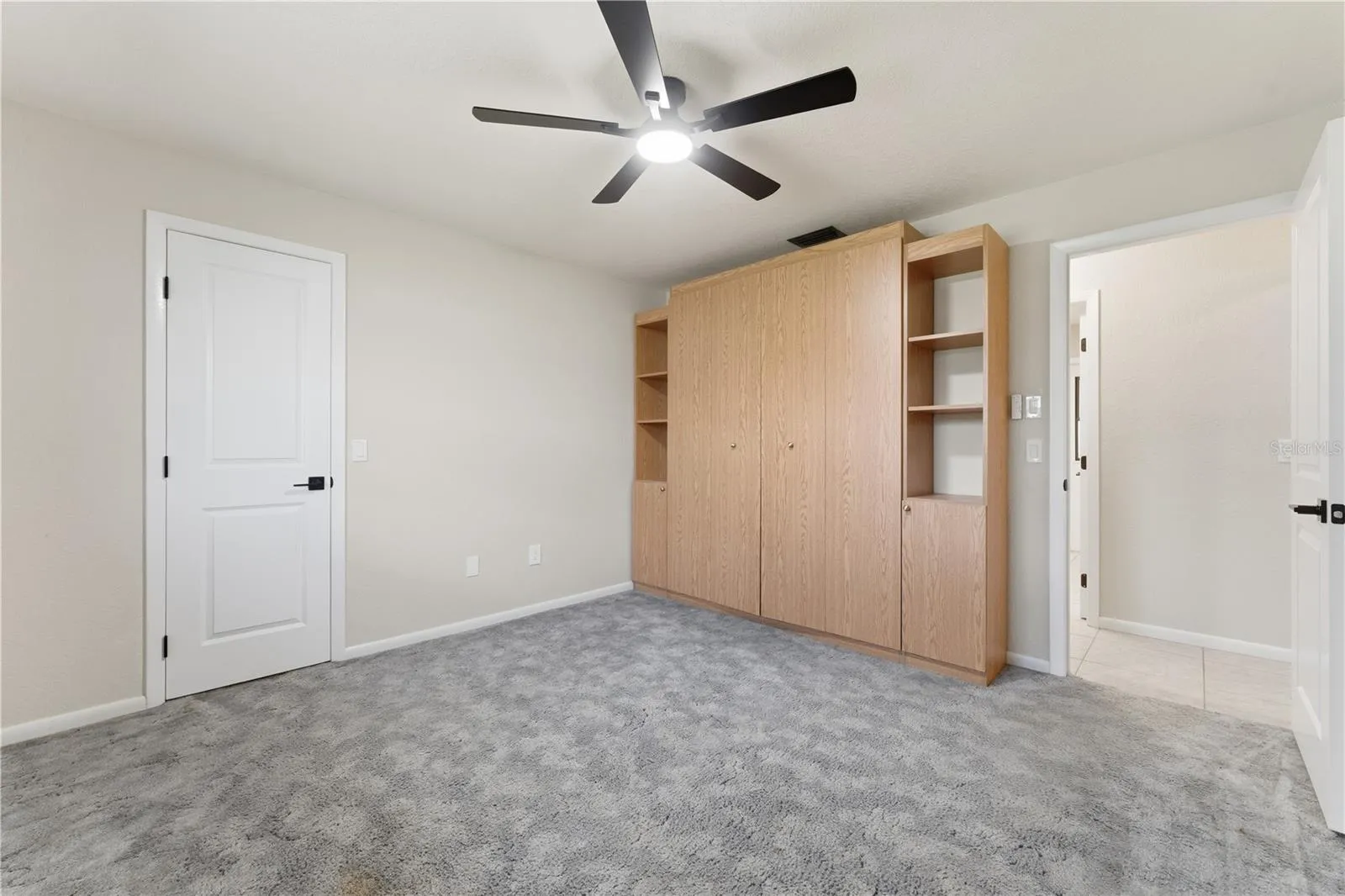 MURPHY BEDROOM