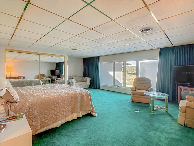 1 OF 5 MASTER BEDROOMS