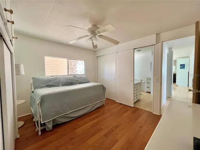 2nd bedroom