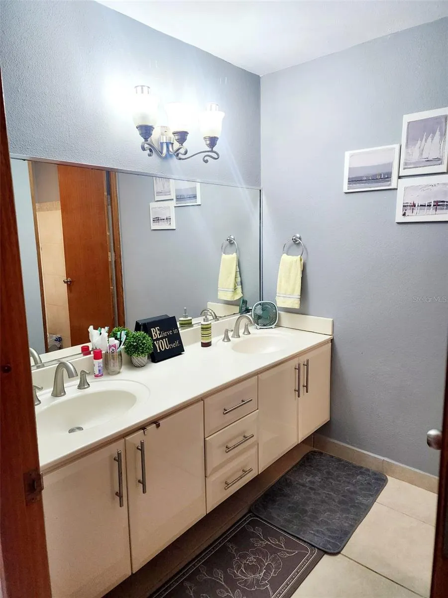 Double sink 2nd bathroom