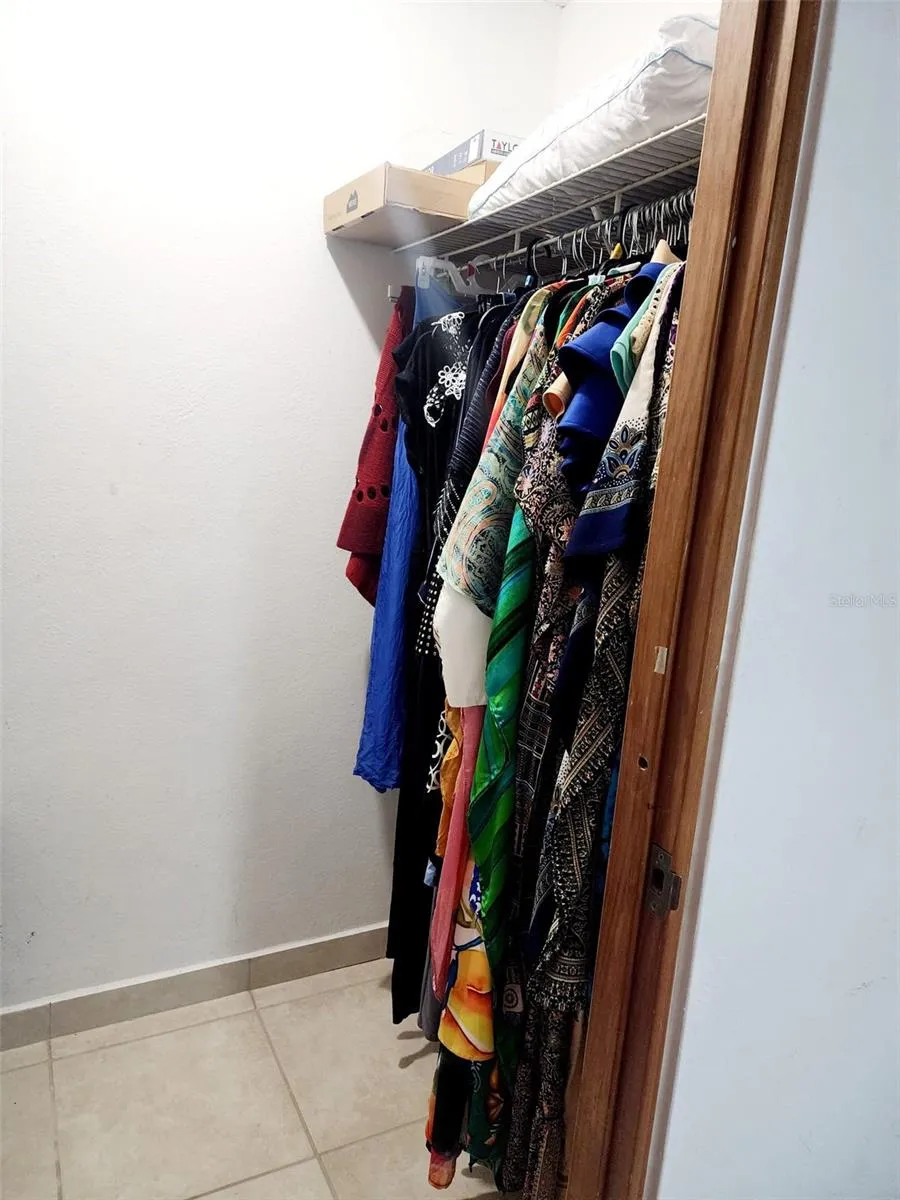 Bedroom walking closet right side