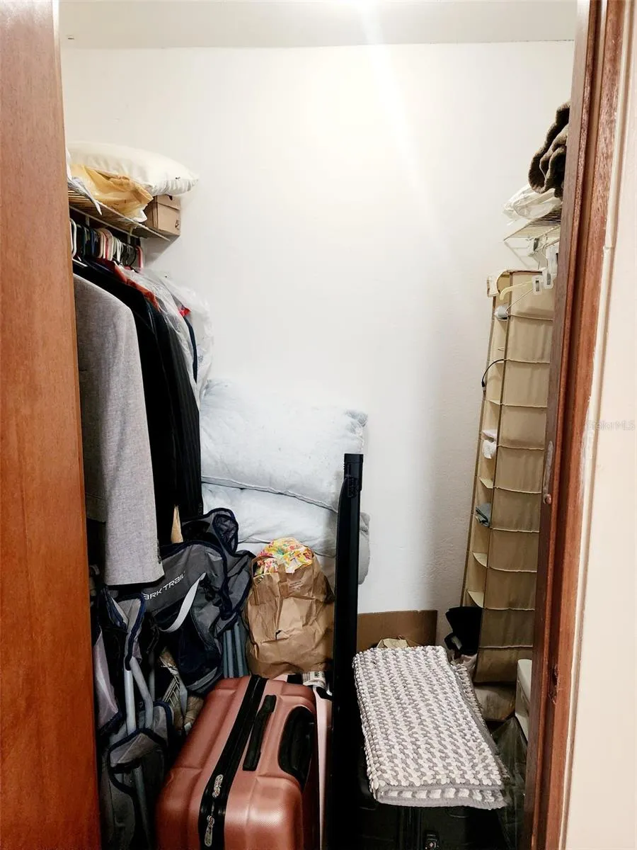 Bedroom walking closet