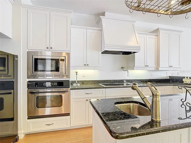 Kitchen Double Oven