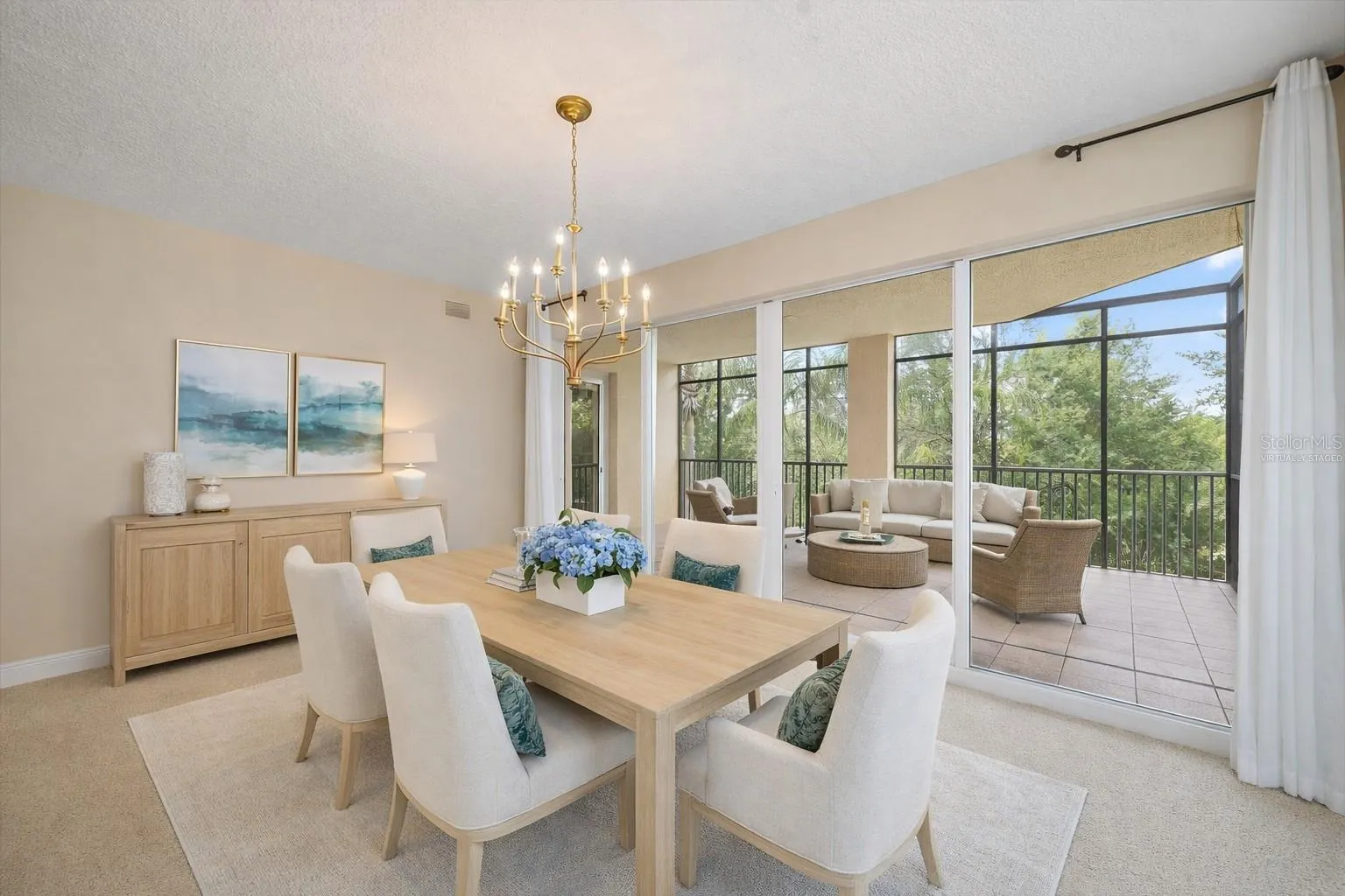 Virtually staged dining room