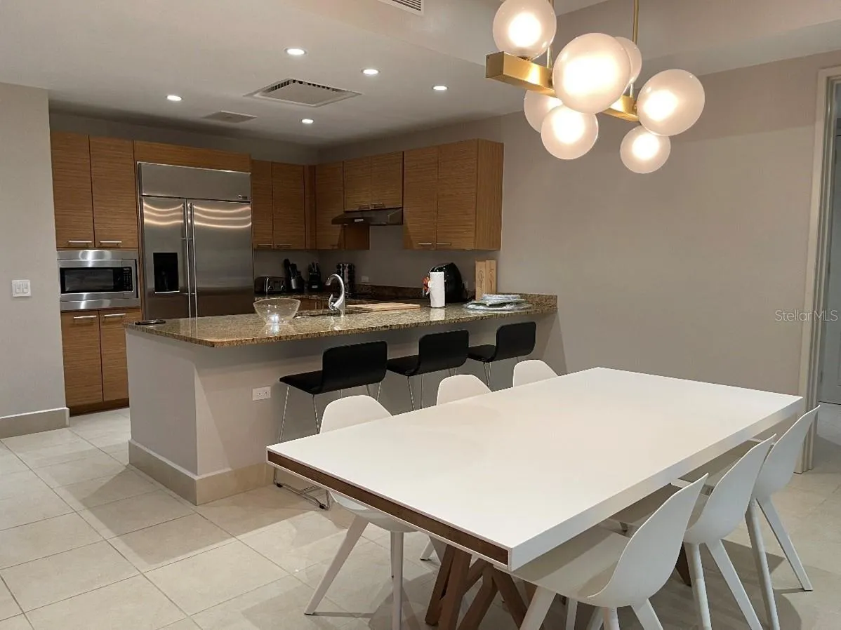 Dining Room & Kitchen Dining Room & Kitchen