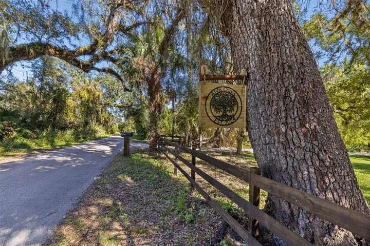 Branded "Alva Oaks"
