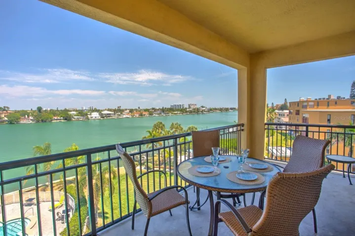 Palms of Treasure Island. The ideal location.