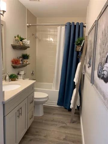 2nd bathroom