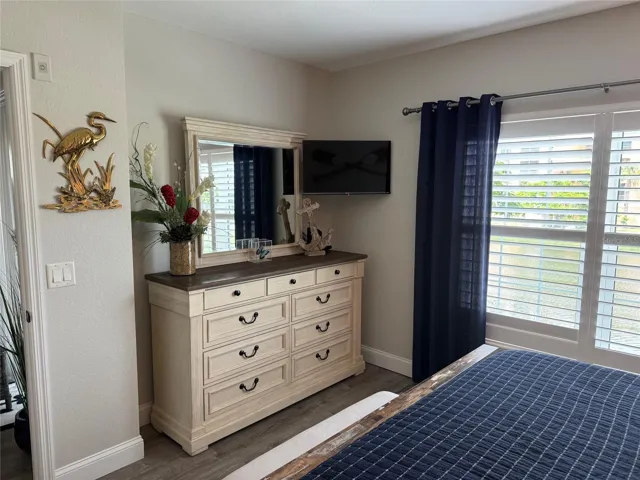 Primary dresser TV