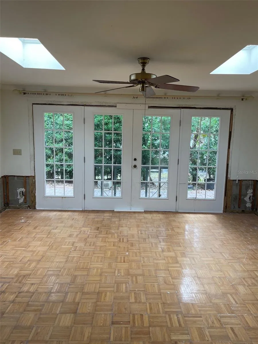 200 Carmona Way Ne, Saint Petersburg, Florida 33704, ,Land,For Sale,CARMONA,TB8331802