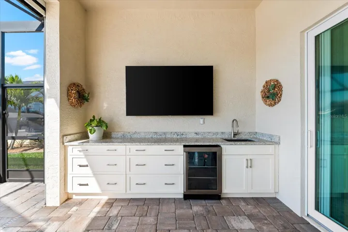 Outdoor Kitchen