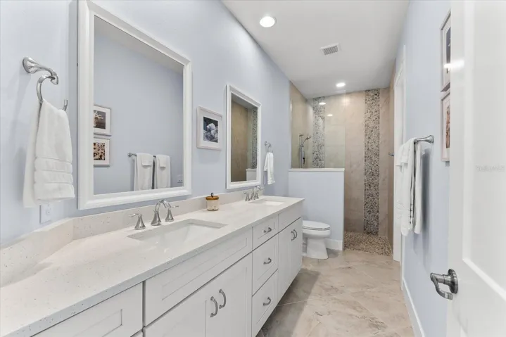 Hall Bath with Pool Access
