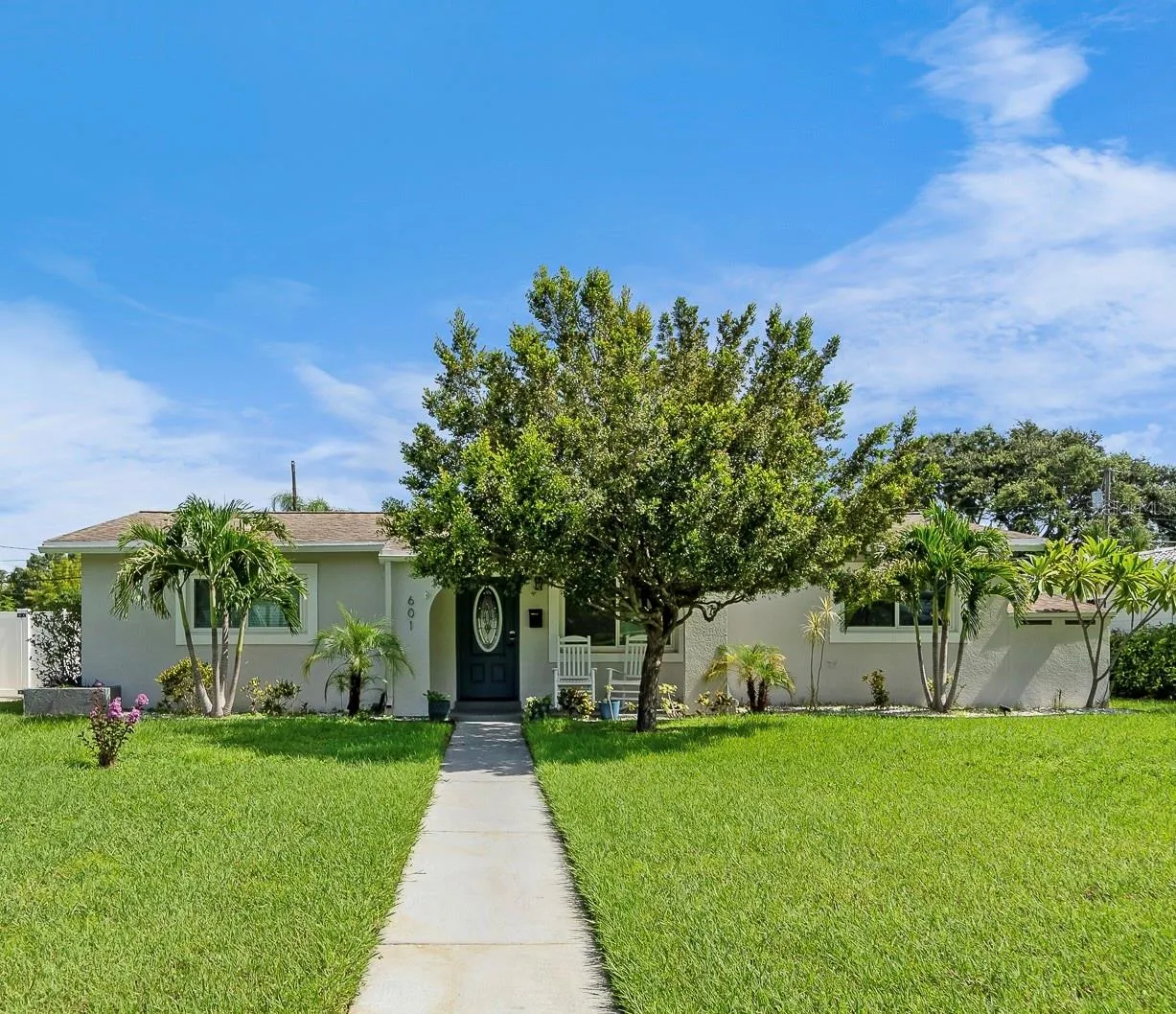 601 42nd Ave Ne, Saint Petersburg, Florida 33703, 2 Bedrooms Bedrooms, ,2 BathroomsBathrooms,Residential,For Sale,42ND,TB8333113