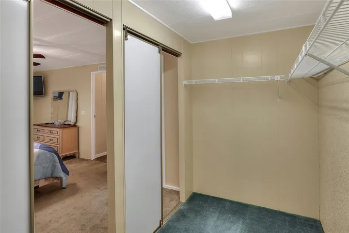 Walk in closet