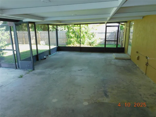 SCREENED PORCH