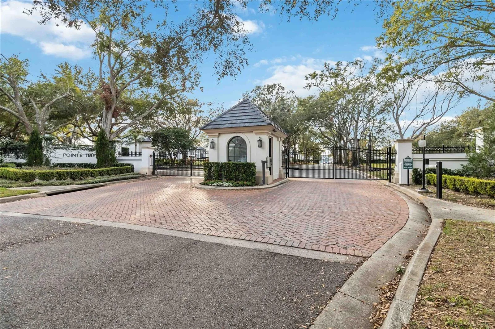 6025 Lady Bet Dr, Orlando, Florida 32819, 4 Bedrooms Bedrooms, ,5 BathroomsBathrooms,Residential,For Sale,LADY BET,O6268221