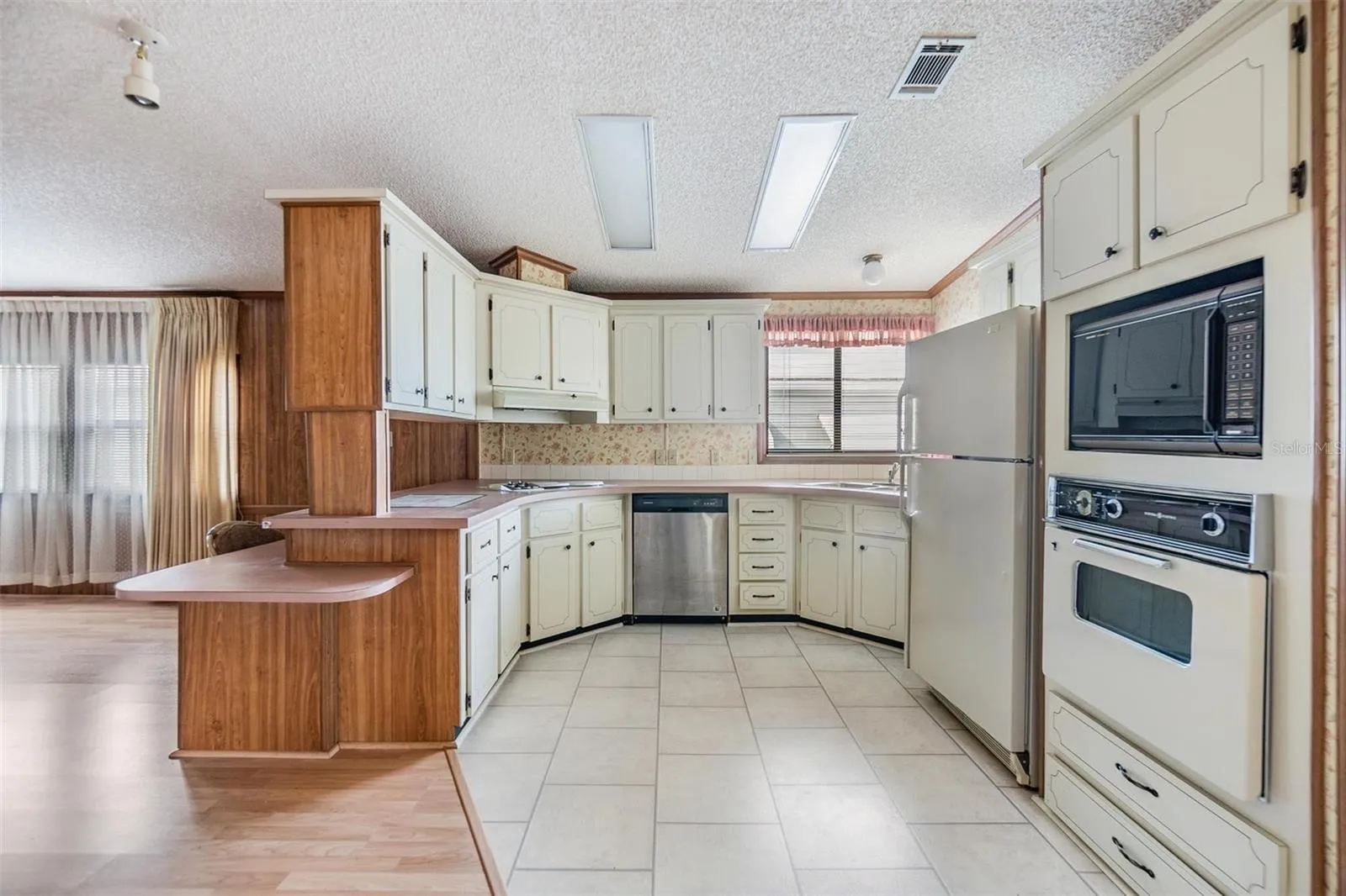 35934 Verano Ln, Zephyrhills, Florida 33541, 2 Bedrooms Bedrooms, ,2 BathroomsBathrooms,Residential,For Sale,VERANO,TB8334831