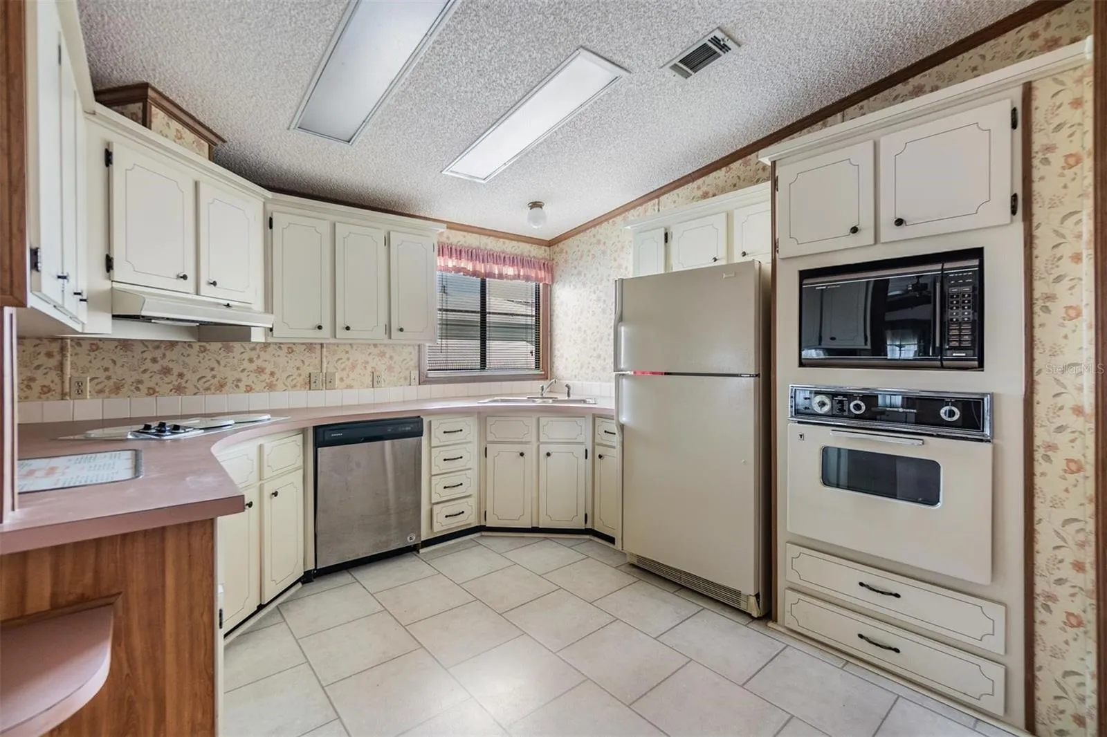 35934 Verano Ln, Zephyrhills, Florida 33541, 2 Bedrooms Bedrooms, ,2 BathroomsBathrooms,Residential,For Sale,VERANO,TB8334831