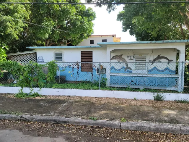 Dolphin House