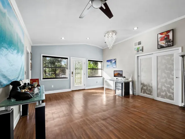 Light & bright entry
