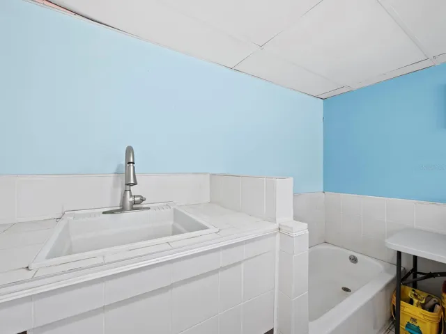 Kennel - grooming area