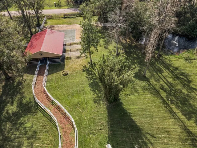 Amazing barn & pasture set up!