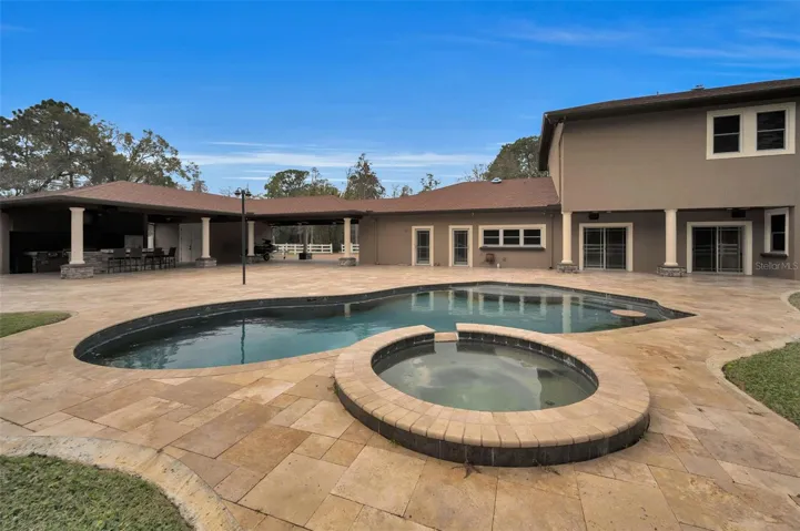 Saltwater pool & spa