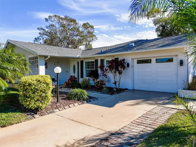 Welcome Home to 122 Stafford Dr.