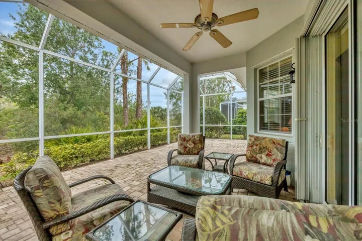 Private rear lanai