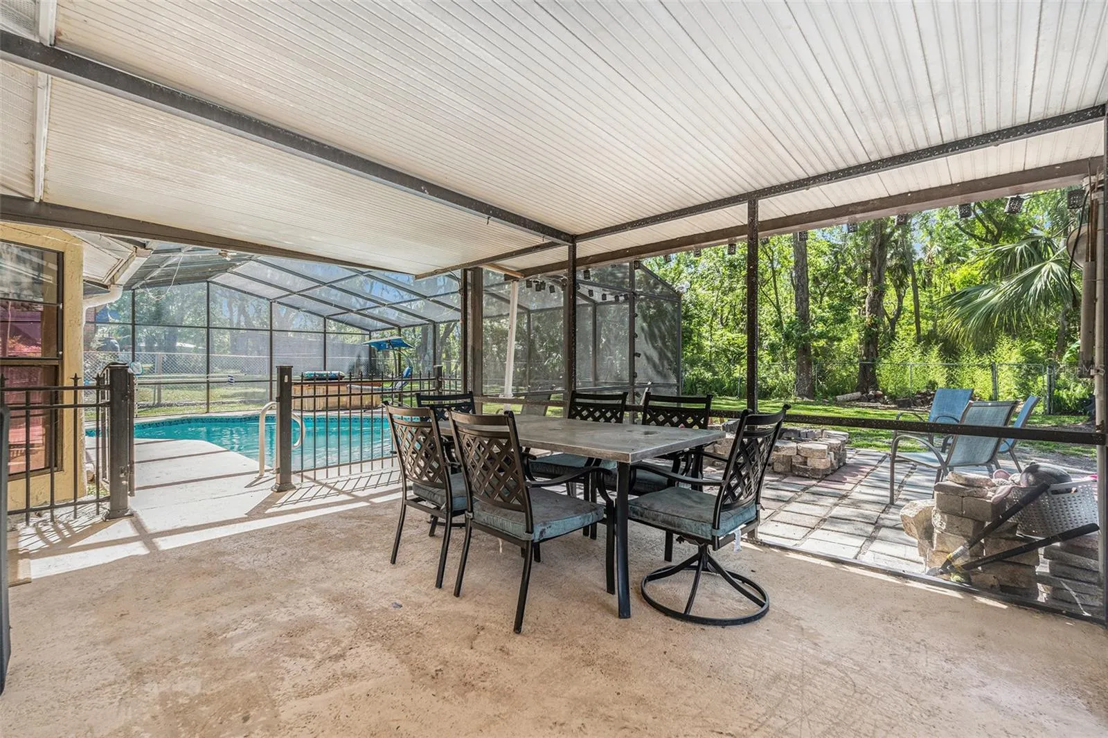 823 Scenic Heights Dr, Brandon, Florida 33511, 4 Bedrooms Bedrooms, ,2 BathroomsBathrooms,Residential,For Sale,SCENIC HEIGHTS,TB8338241