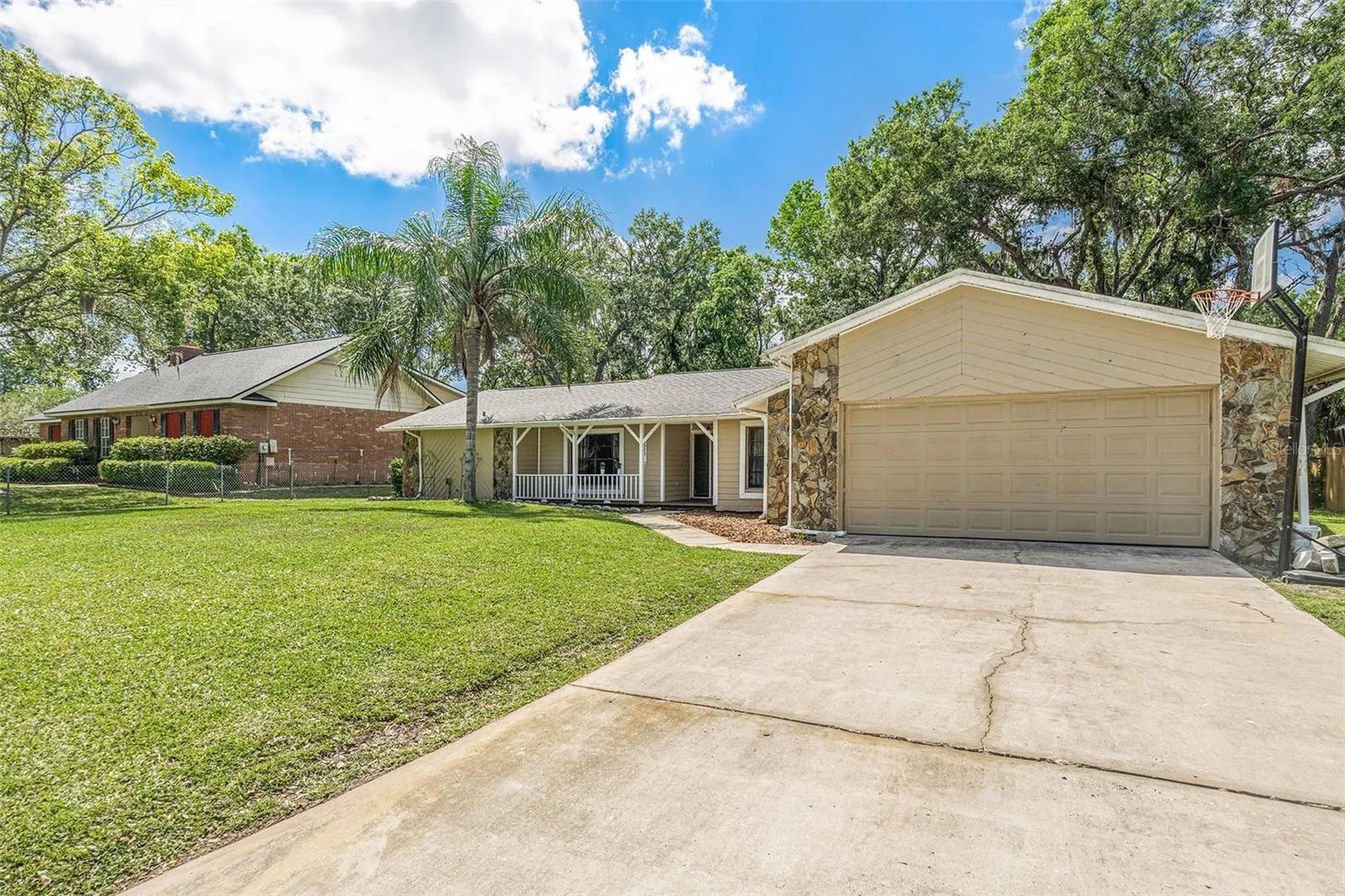 823 Scenic Heights Dr, Brandon, Florida 33511, 4 Bedrooms Bedrooms, ,2 BathroomsBathrooms,Residential,For Sale,SCENIC HEIGHTS,TB8338241