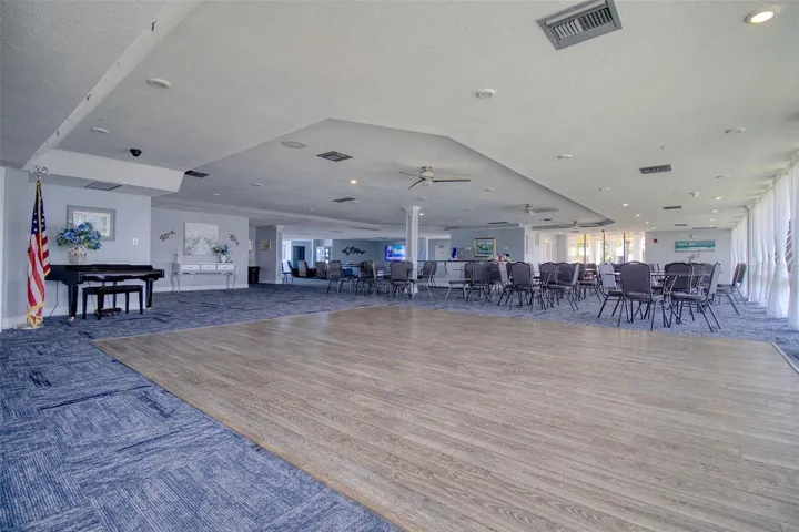 Large inviting Clubhouse book your next wedding or party in this amazing Clubhouse!