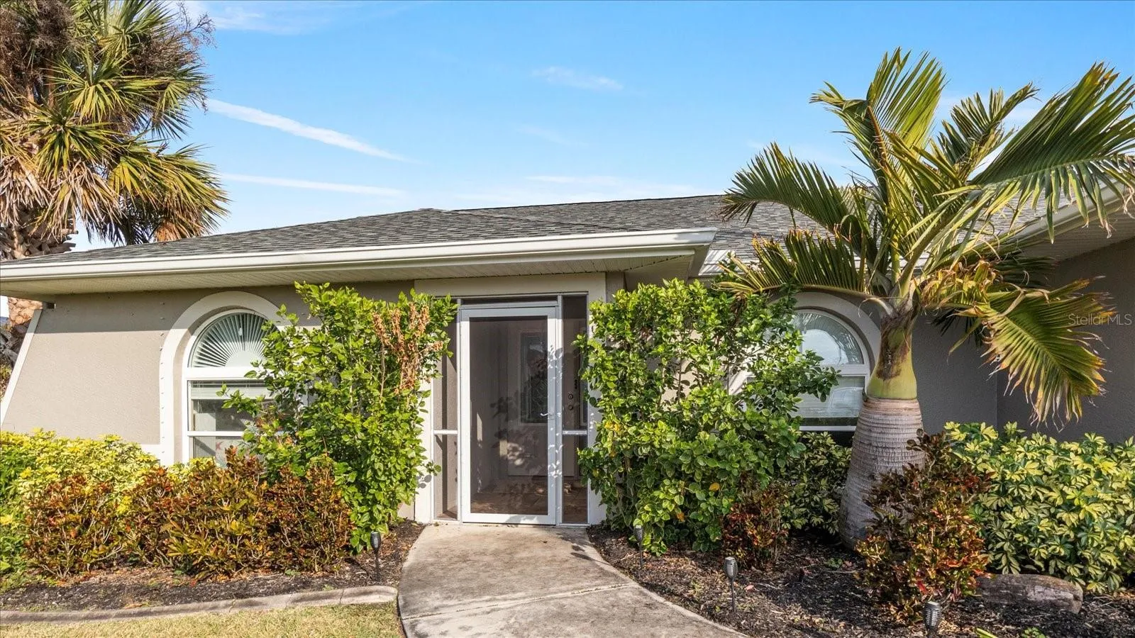 FRONT ENTRY, SCREENED ENTRY DOOR