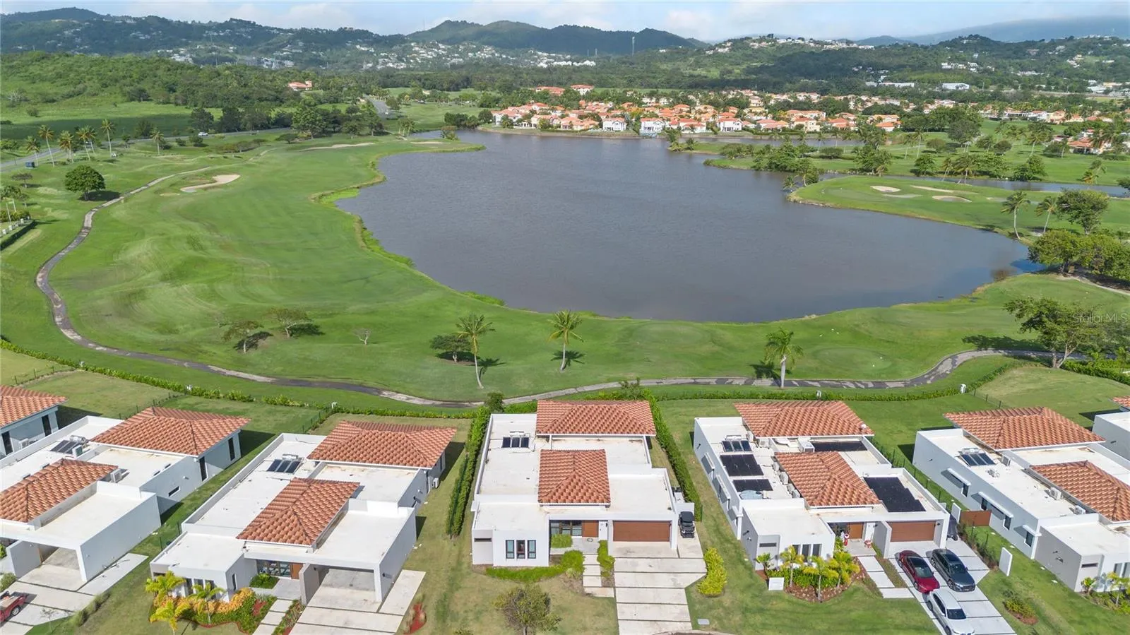 Lake and Golf / Best Location