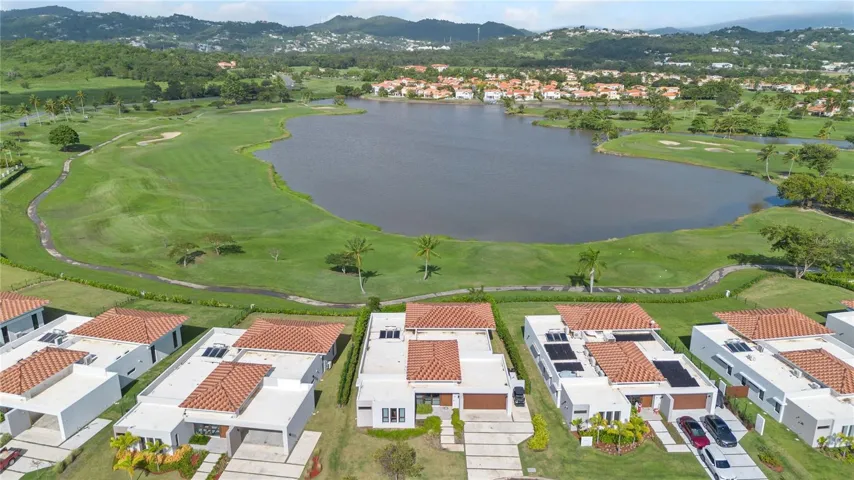 Lake and Golf / Best Location